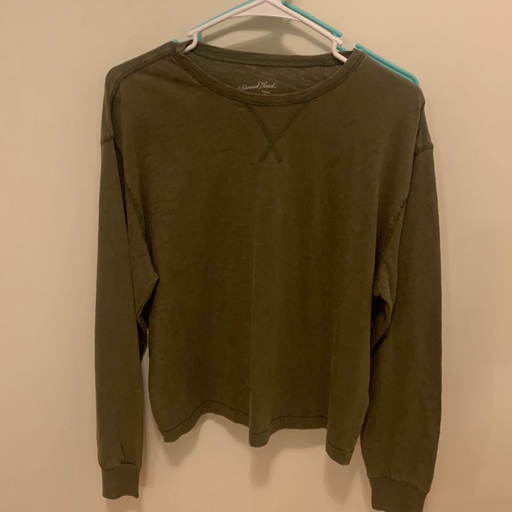 Universal thread moss green top
